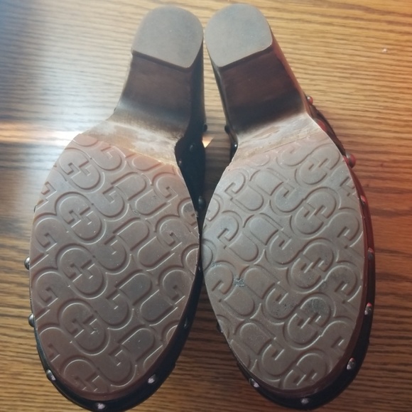 *sold* Ugg Black Clogs - Picture 6 of 8